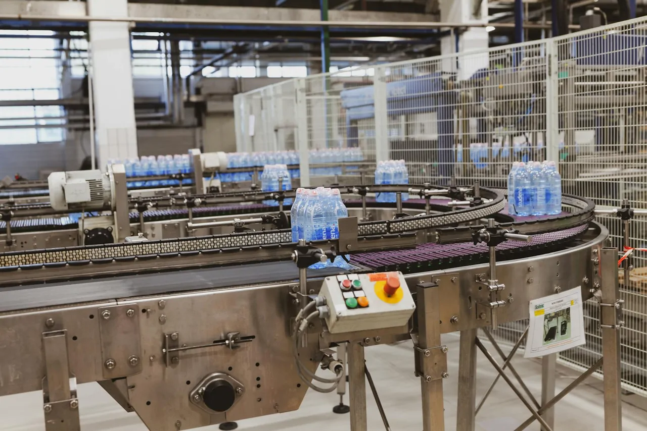 Fabrika konveyör imalat sistemi — orta kapasiteli üretim hattı