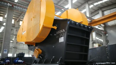 Endüstriyel taş kırıcı operasyonu — 2026 yılında mobil kırma-eleme sahası